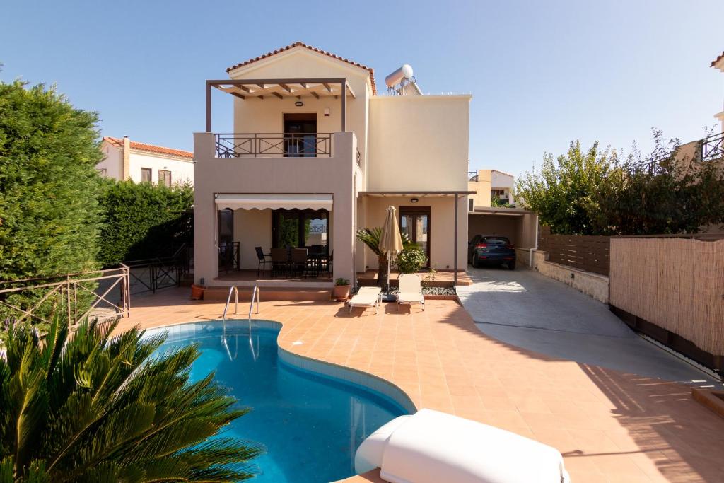 Spacious Villa with Spectacular Sea Views