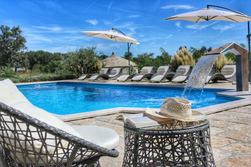 Spacious Villa with Outdoor Jacuzzi