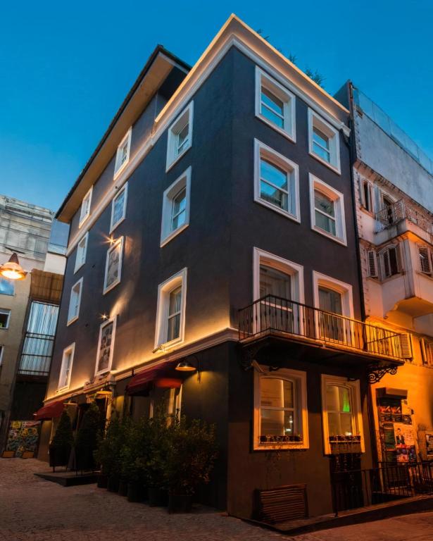 The Serenade Inn