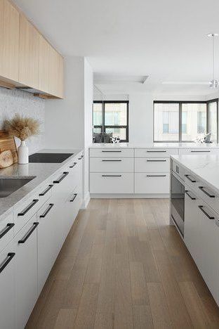 Scandinavian Retro Kitchen with Glass-Front Cabinet Drawers