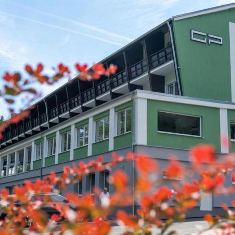 Green Paradise Hotel