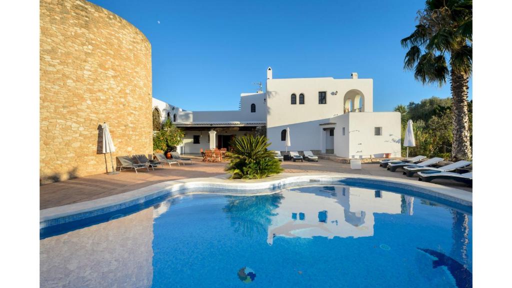 Villa with Stunning Sunset Views