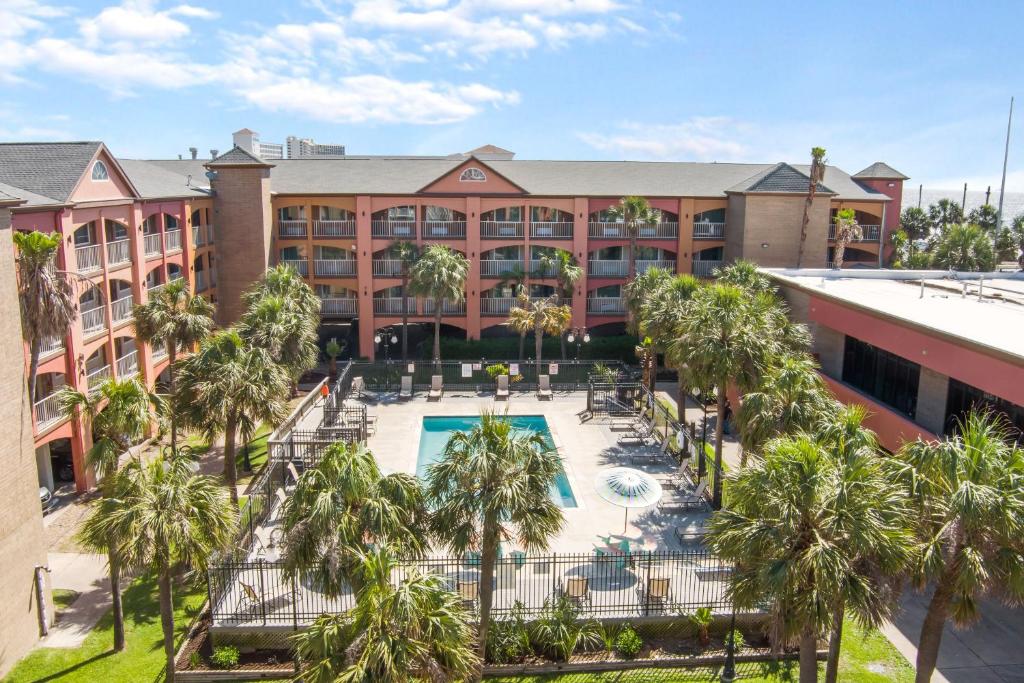 The Beachfront Palms Hotel