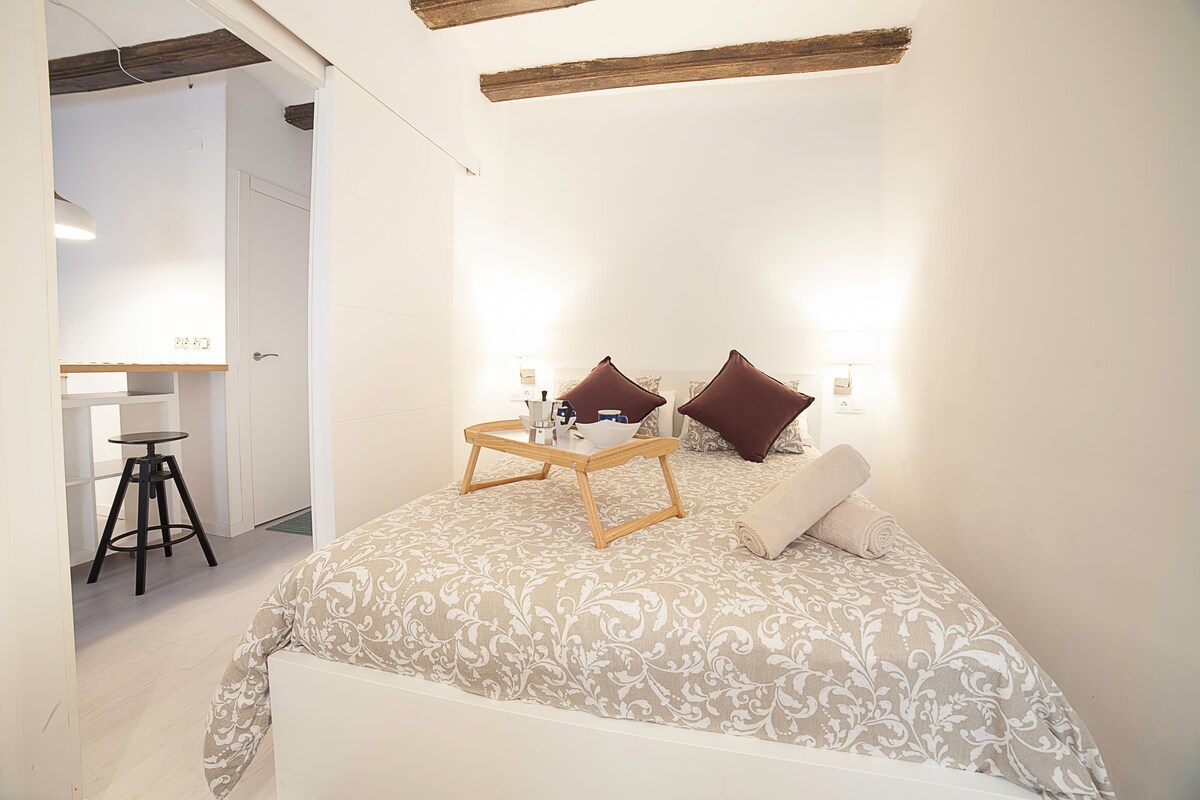 Apartamento con balcón en el Raval de Barcelona