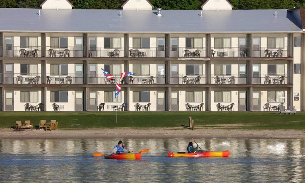 Lakefront Inn