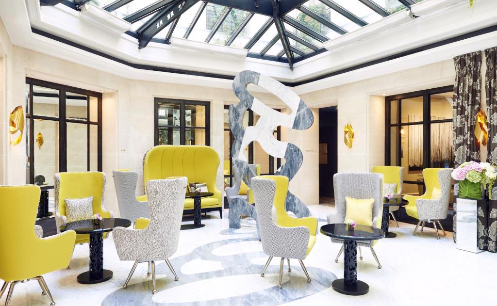 Hotel Le Burgundy Paris