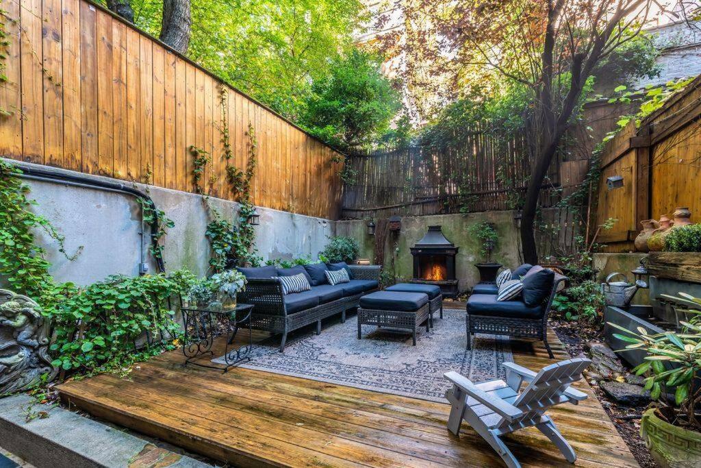 Secluded Villa with Garden Oasis in Times Square