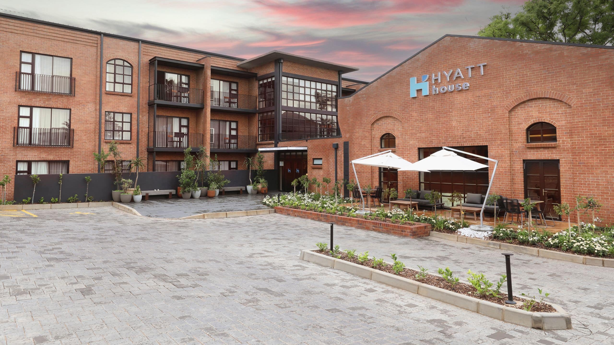 Hotel H