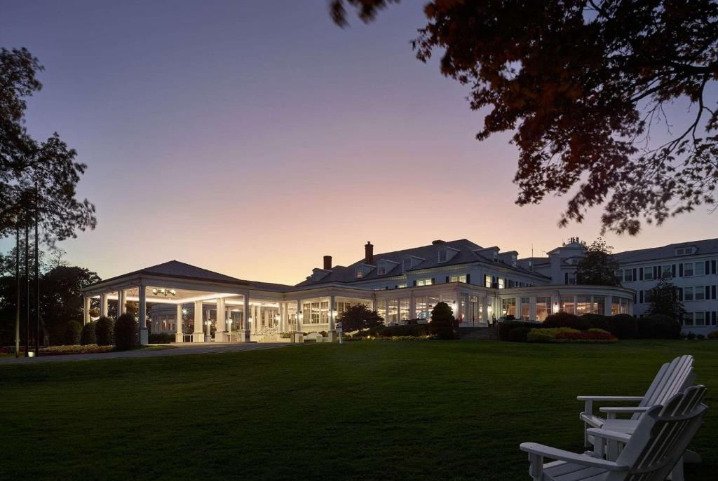 Seaview Hotel & Nightclub