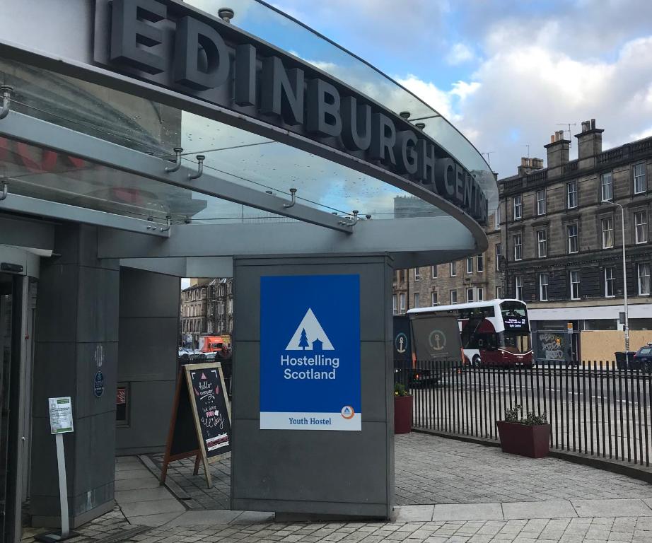 9. Travelodge Edinburgh Central