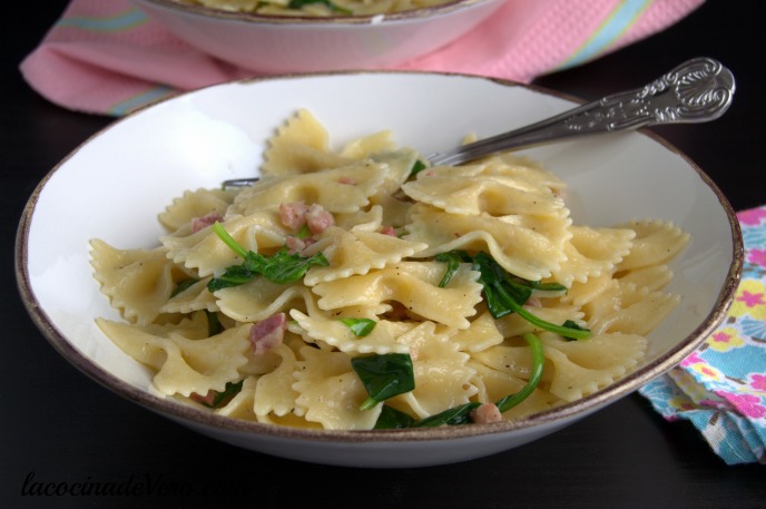 Cacio e Pepe con pasta de espinacas