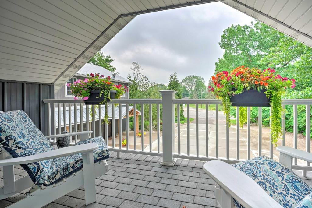 Apartment with Private Balcony