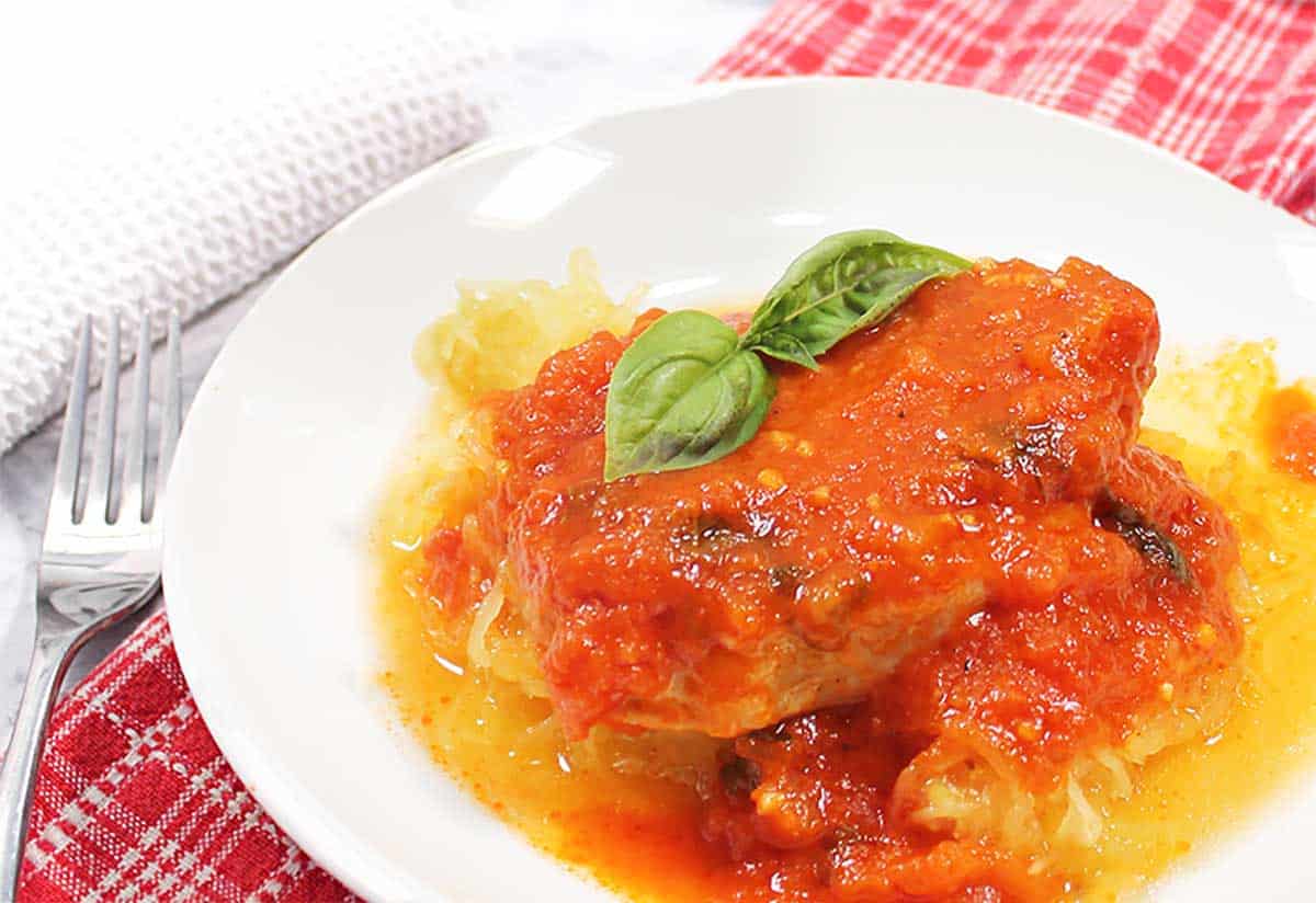 Boneless Pork Chops with Tomato Sauce