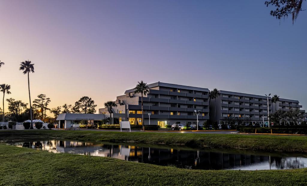 Lakeside Hotel