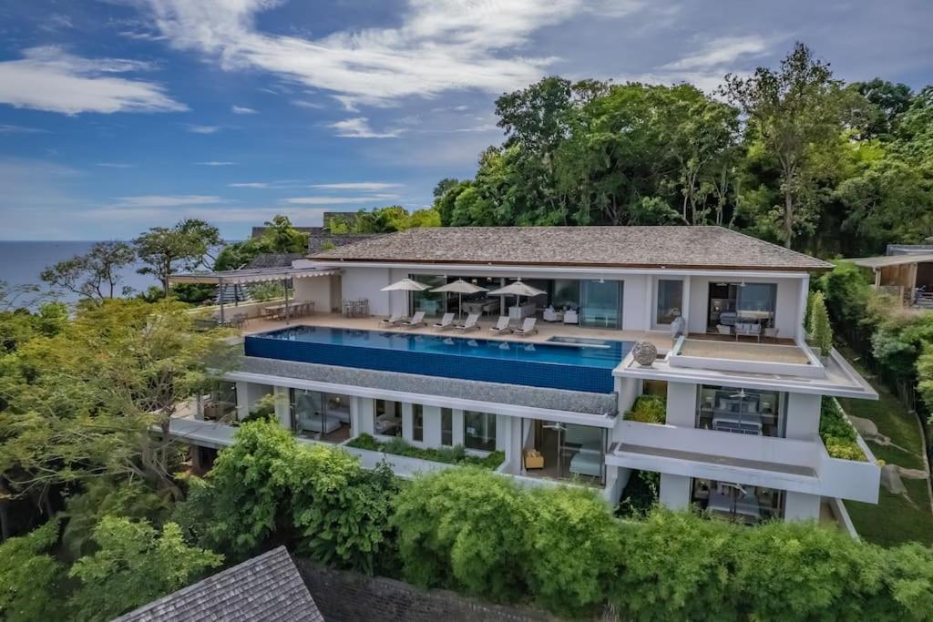 Villa with Stunning Sea Views