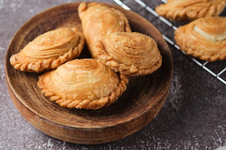 Chicken Vindaloo Curry Puffs