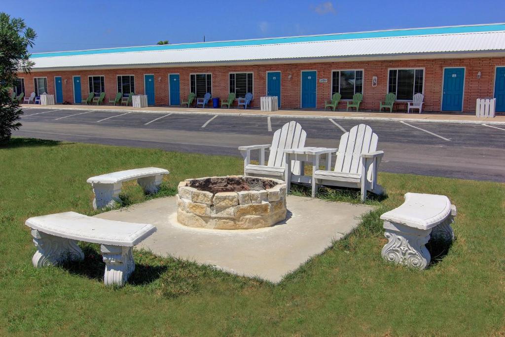 9. Shark Reef Resort Motel & Cottages