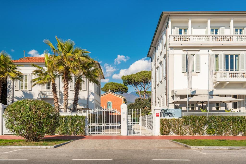Beachfront Soundproofed Villas