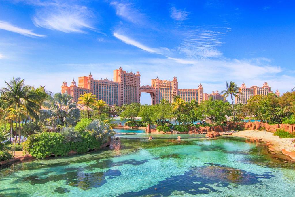 6. Atlantis Paradise Island, Bahamas
