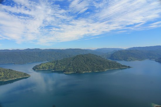 Lake Waikareiti Track