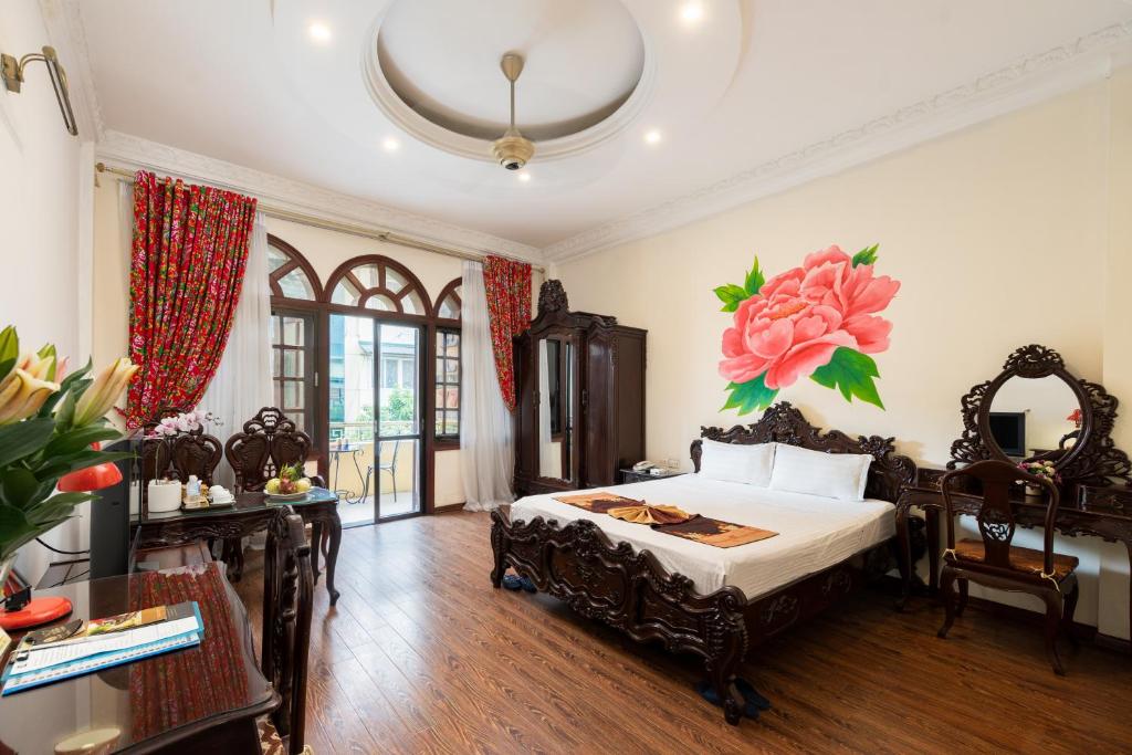 Hanoi Little Town Hotel