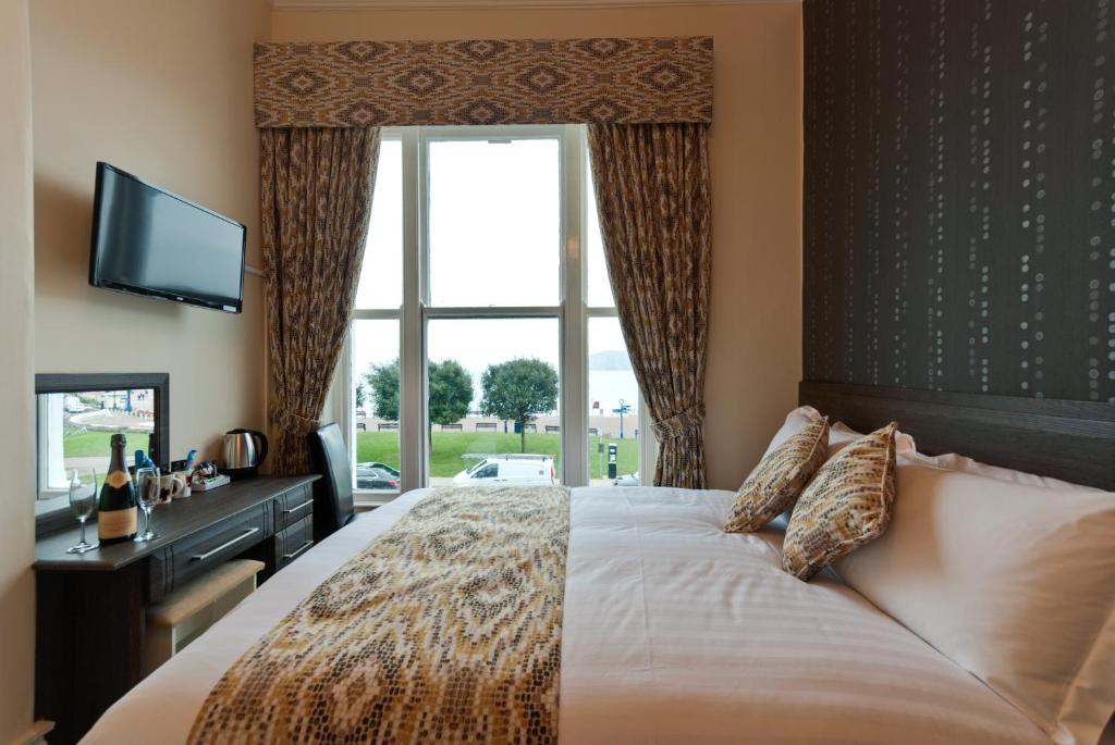 The Lauriston Court Hotel
