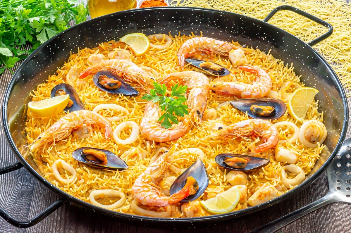 Arrossejat de pescado y mariscos mixtos