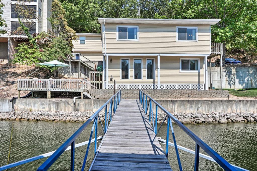 Pet-Friendly Lakeside Retreat