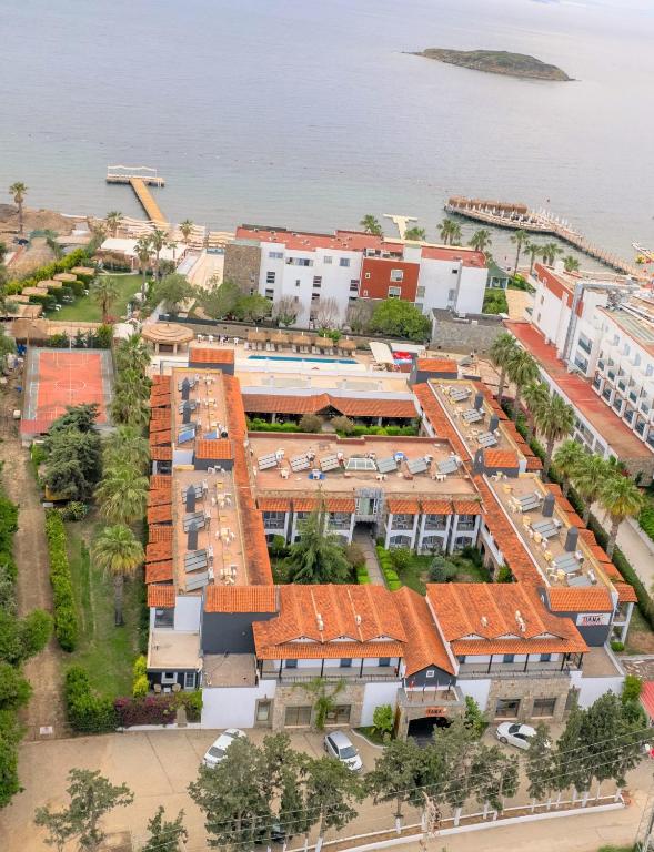 10. Serene Shores Wellness Retreat