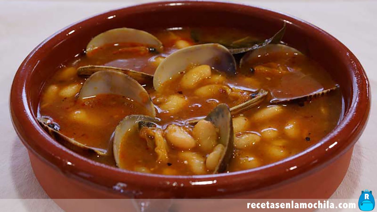 Receta de pochas con almejas al estilo asiático