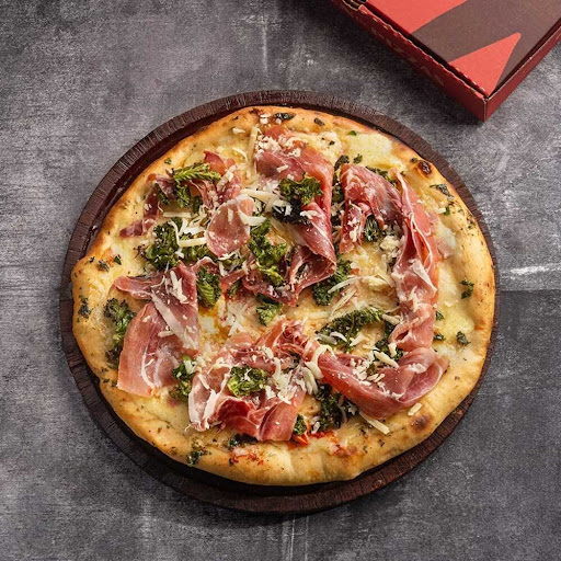 Pizza Napolitana con salmón ahumado y queso crema