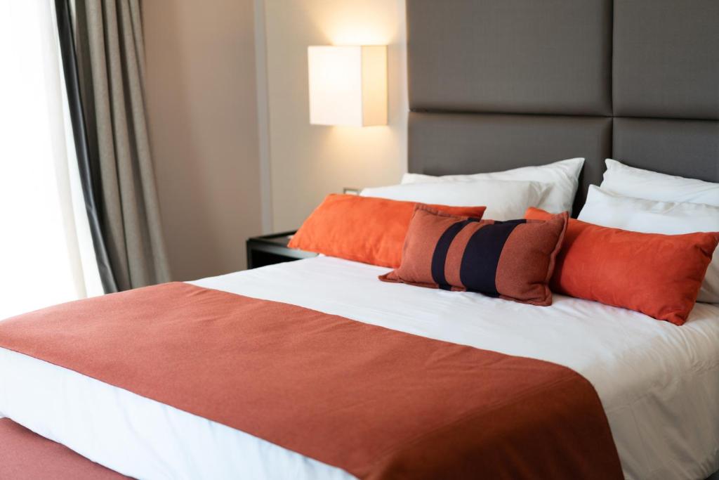 Hotel J