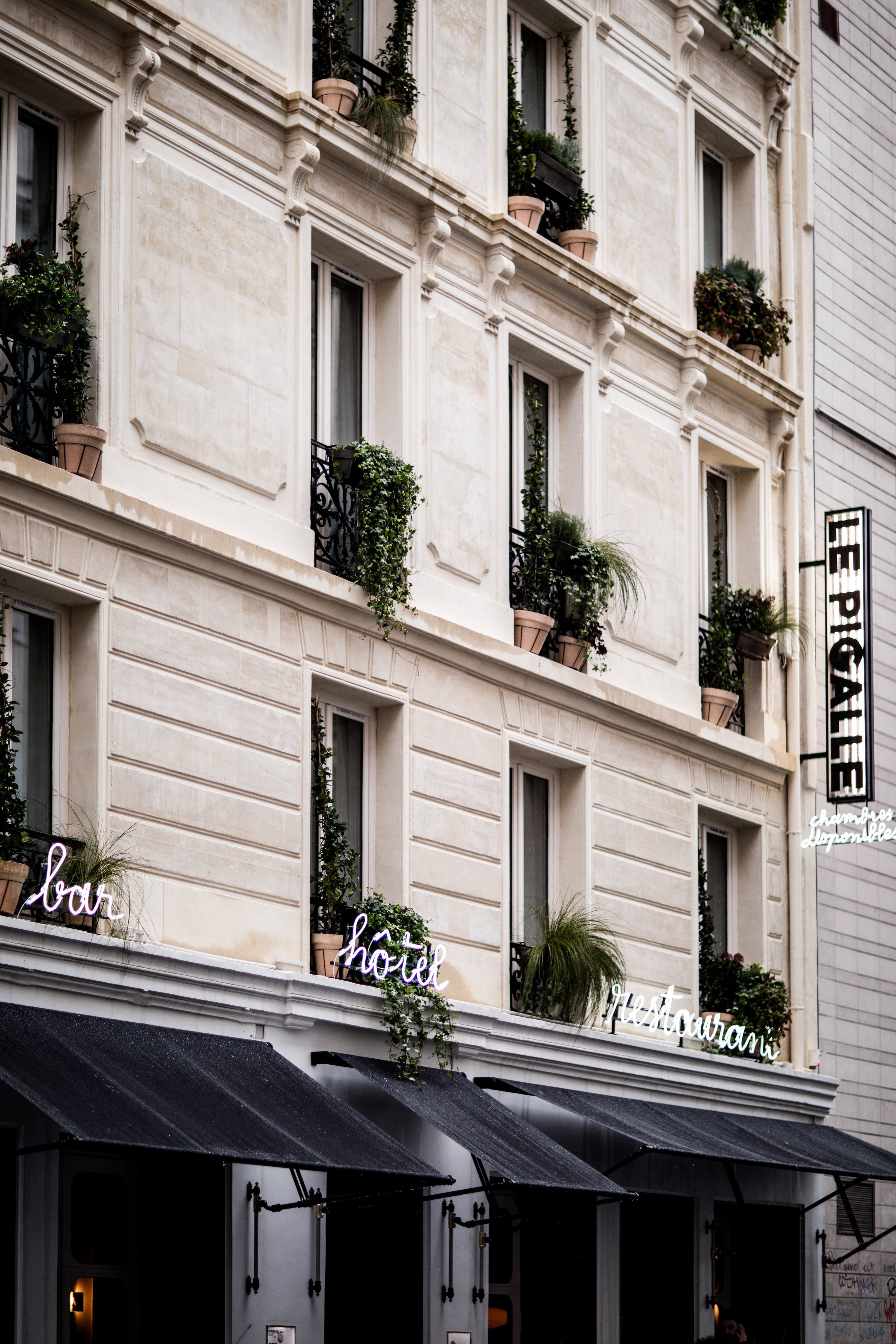 6. Hotel Le Pigalle