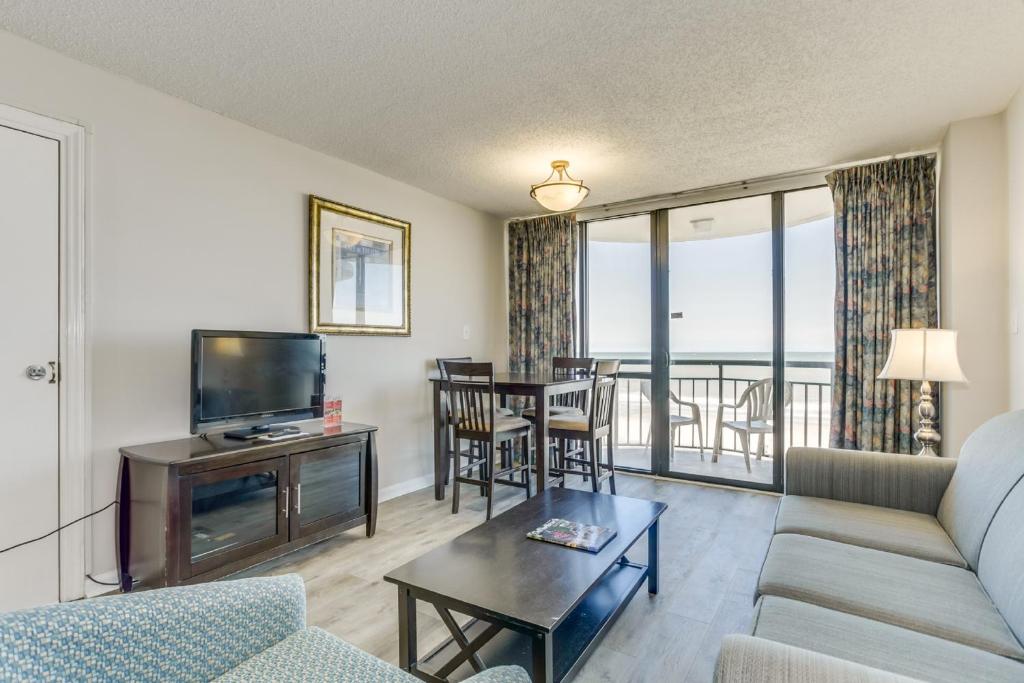 Beachfront Townhouse with Private Deck
