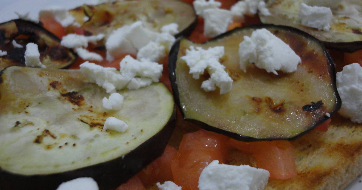 Bruschetta de berenjena y queso de cabra