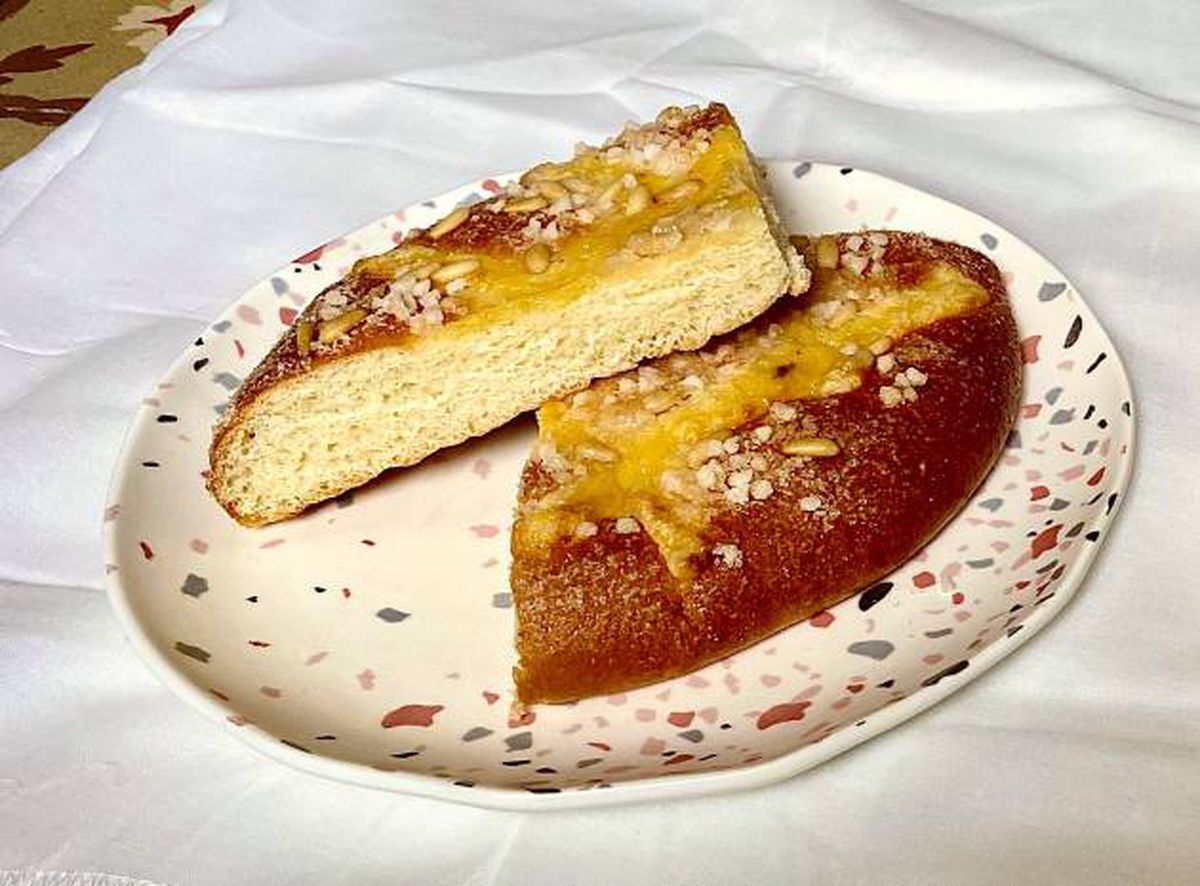 Receta de Coca de Brioche con azúcar perlado por Cocina Tradicional