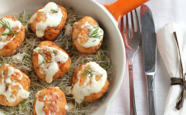 Albóndigas de salmón con salsa de eneldo