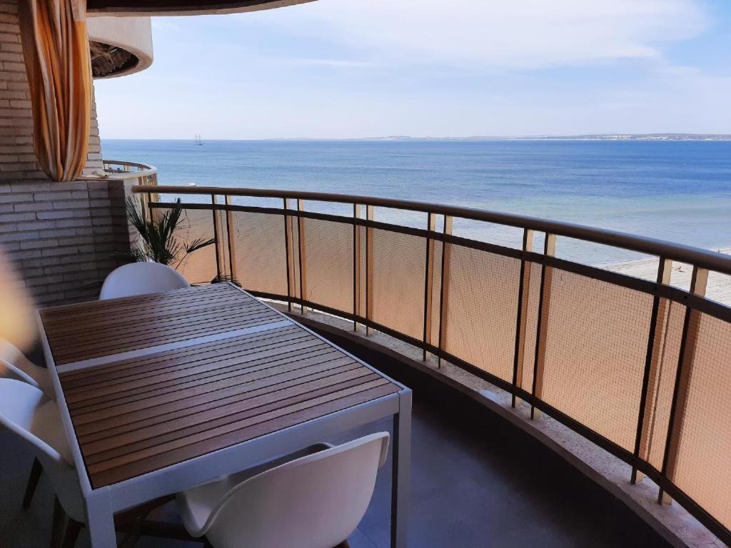 Seaside Apartment with Spectacular Sunsets