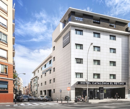 Hotel J
