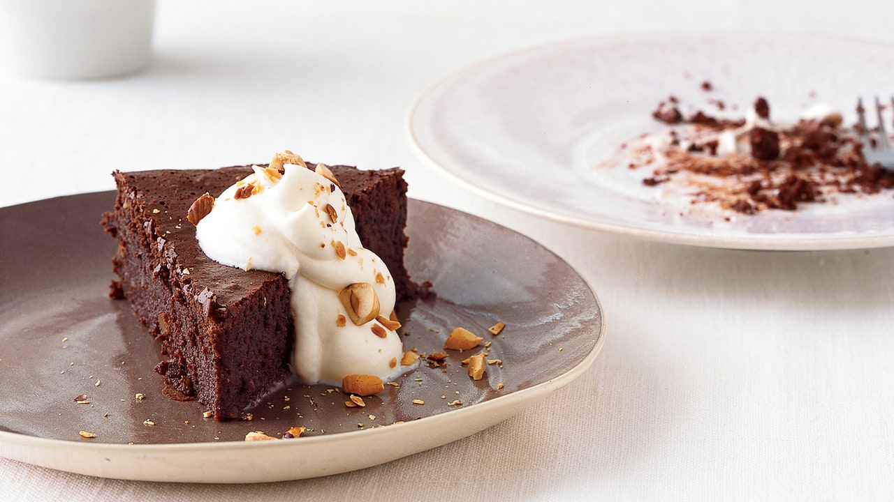 Hazelnut Flourless Chocolate Cake