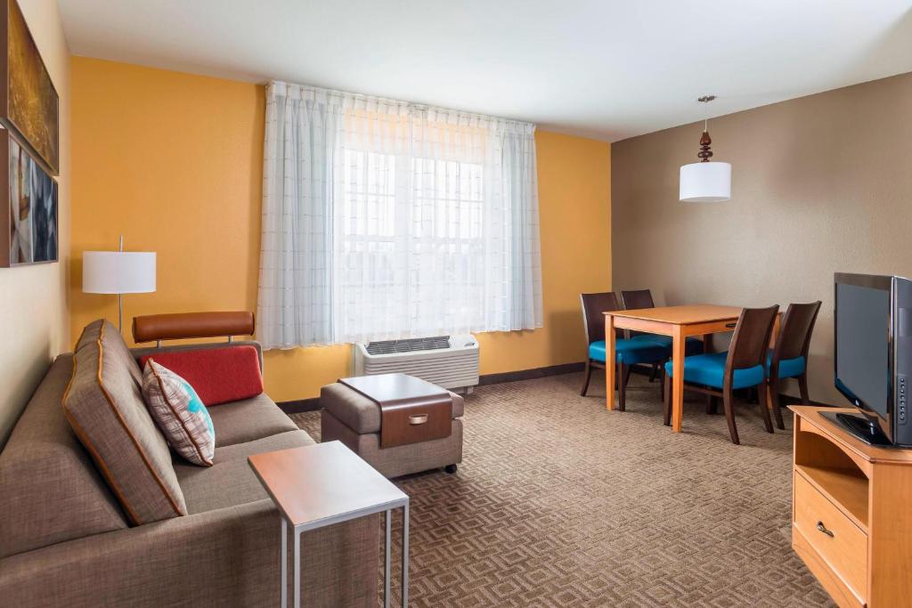 10. TownePlace Suites Phoenix North