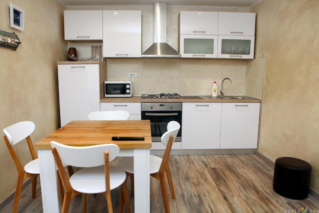 Family-Friendly Apartment near the Beach
