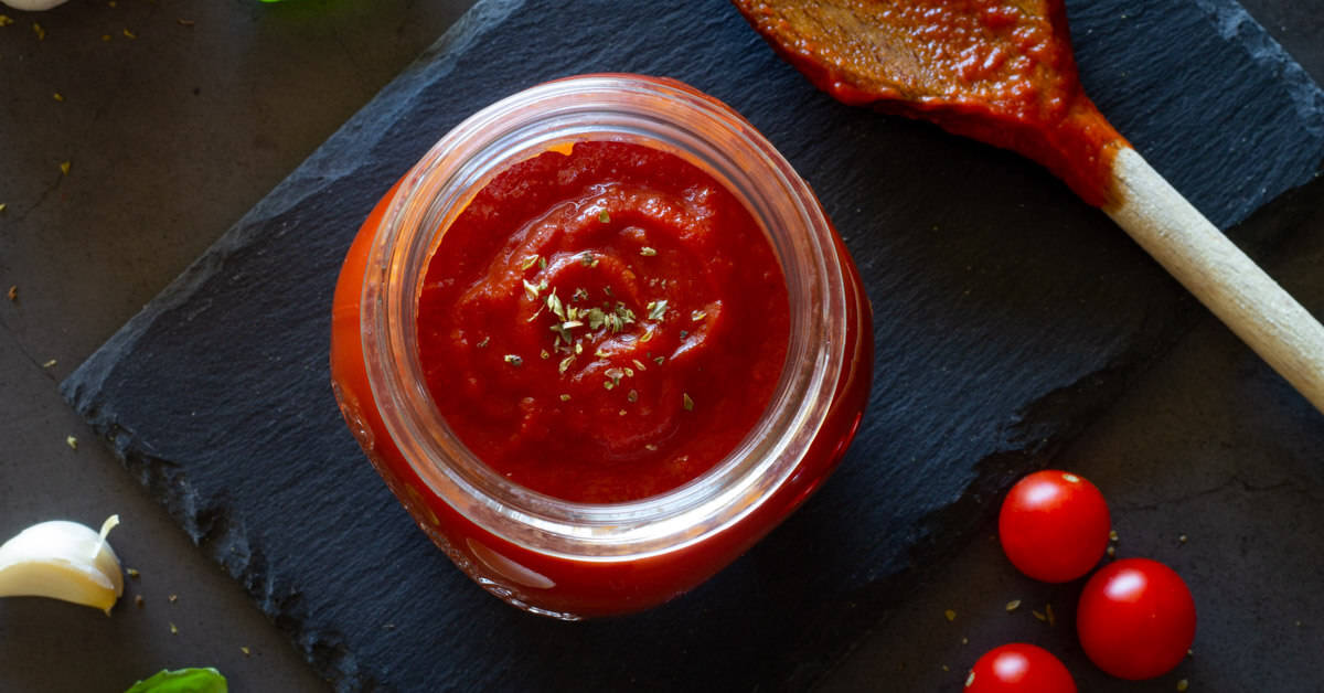 Pizza Marinara con albahaca fresca
