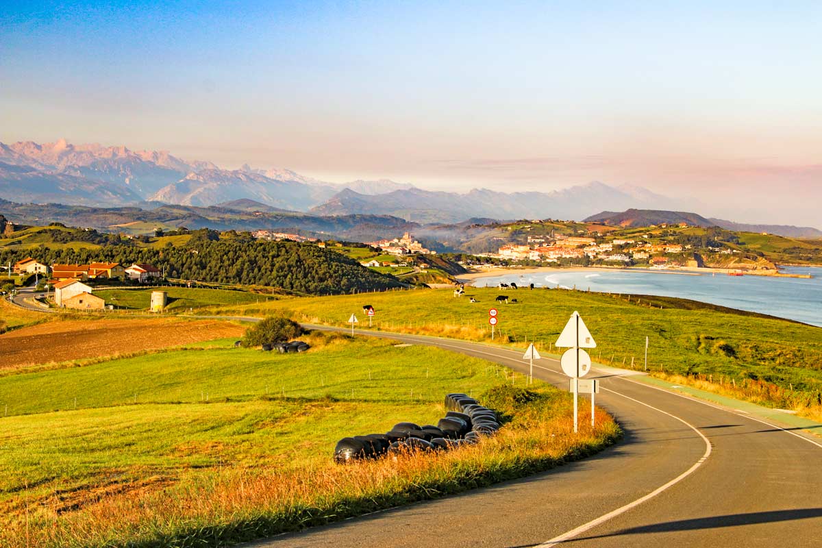 Hike along the stunning coastal cliffs of Asturias