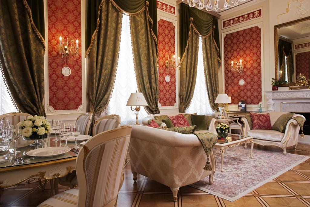The State Hermitage Museum Official Hotel