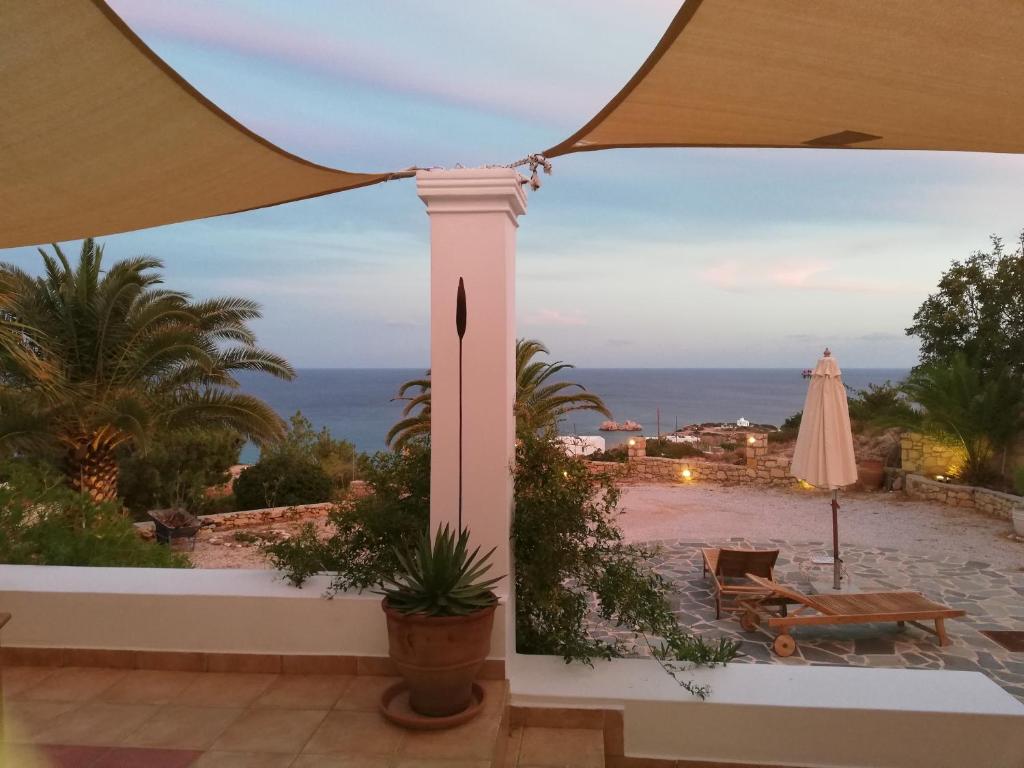 Tranquil Villa with Spectacular Sunset Views