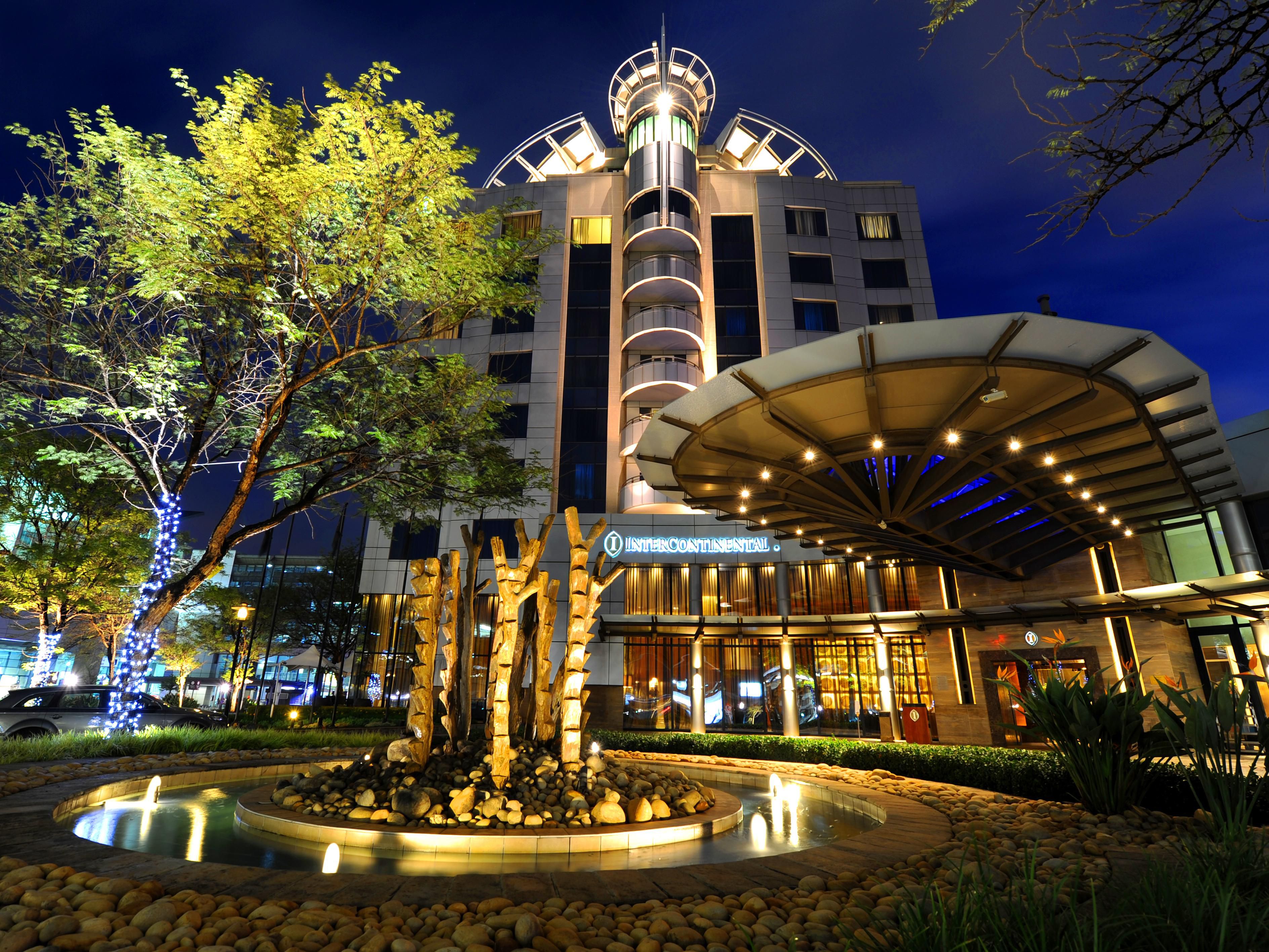 Hotel J