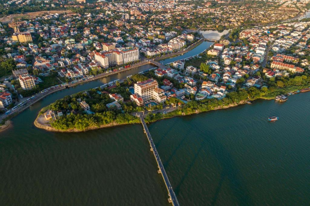 Hoi An River Town Hotel