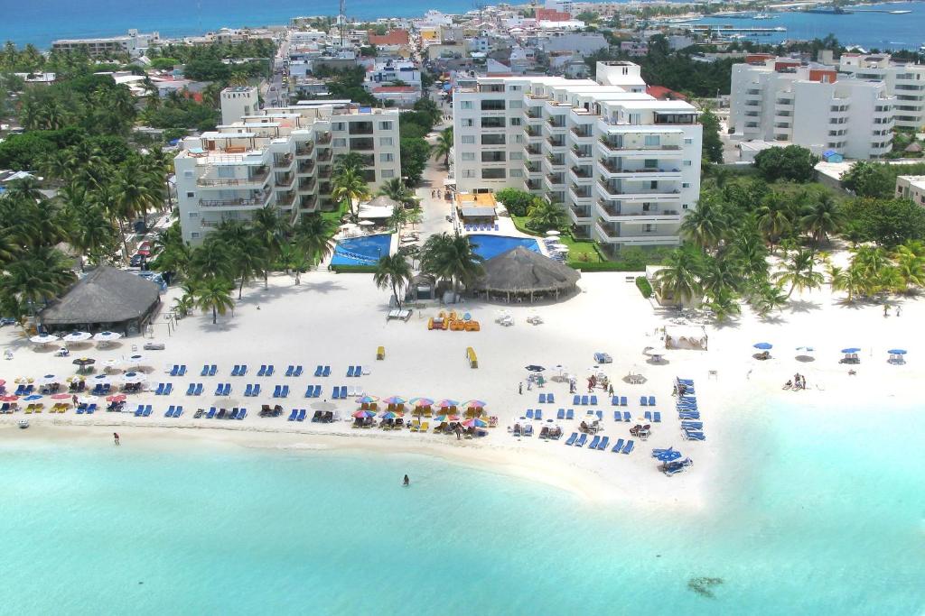 Beachfront Hotel with Outdoor Activities