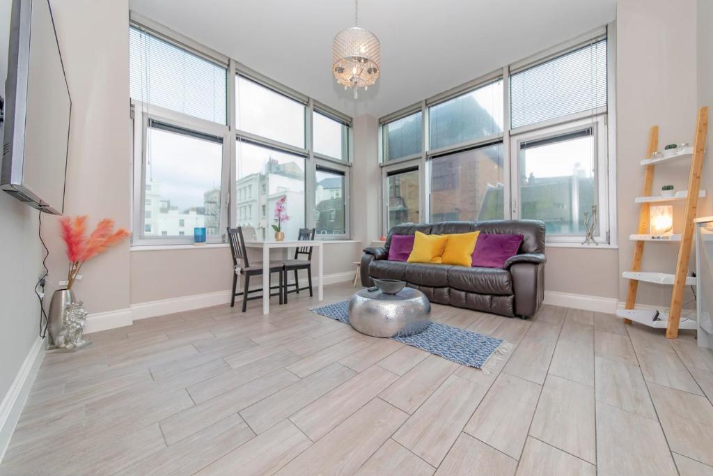 Modern Vacation Homes near Heathrow
